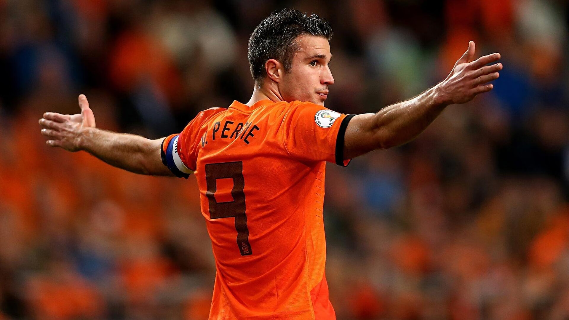 C罗为队友庆生现场气氛其乐融融,c罗为队友庆生现场气氛其乐融融的图片